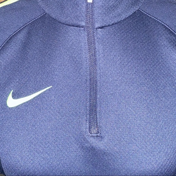 NIKE DRI-FIT *NWT* WOMEN’S Quarter Zip Jacket - Picture 3 of 8